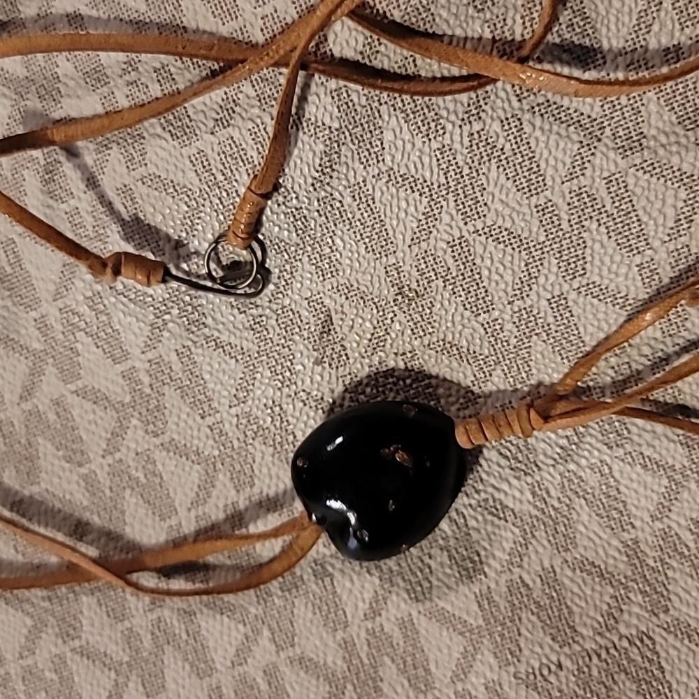 Vintage Hawaiian Black Kukui Nut Lei Necklace - Picture 7 of 7